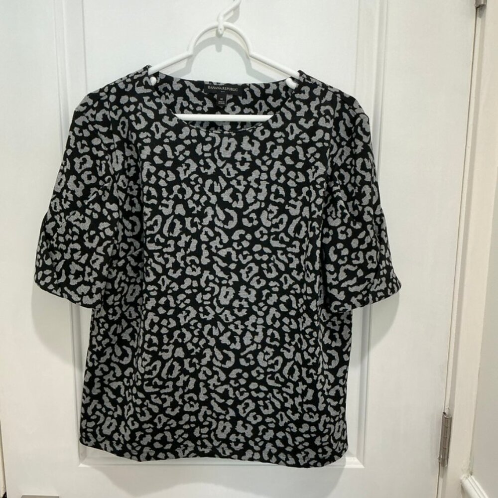 Banana Republic Women's Blouse, size M,excellent condition
